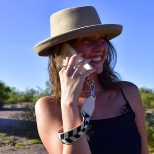 👍Essential for travel-Phone Strap with Zippered Pouch🎉